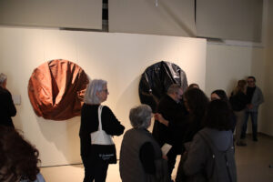 Exposició Un sol ús de Roser Oduber, al Centre Cultural El Casino de Manresa.